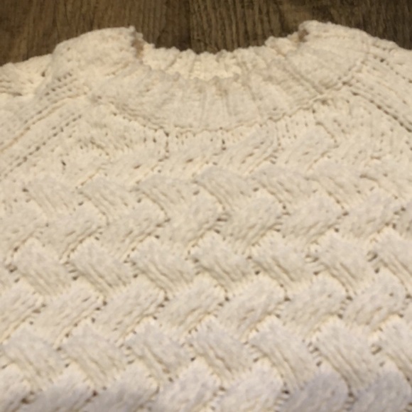 Kendall + Kylie Chunky Cable Knit Sweater‎ - Picture 3 of 7